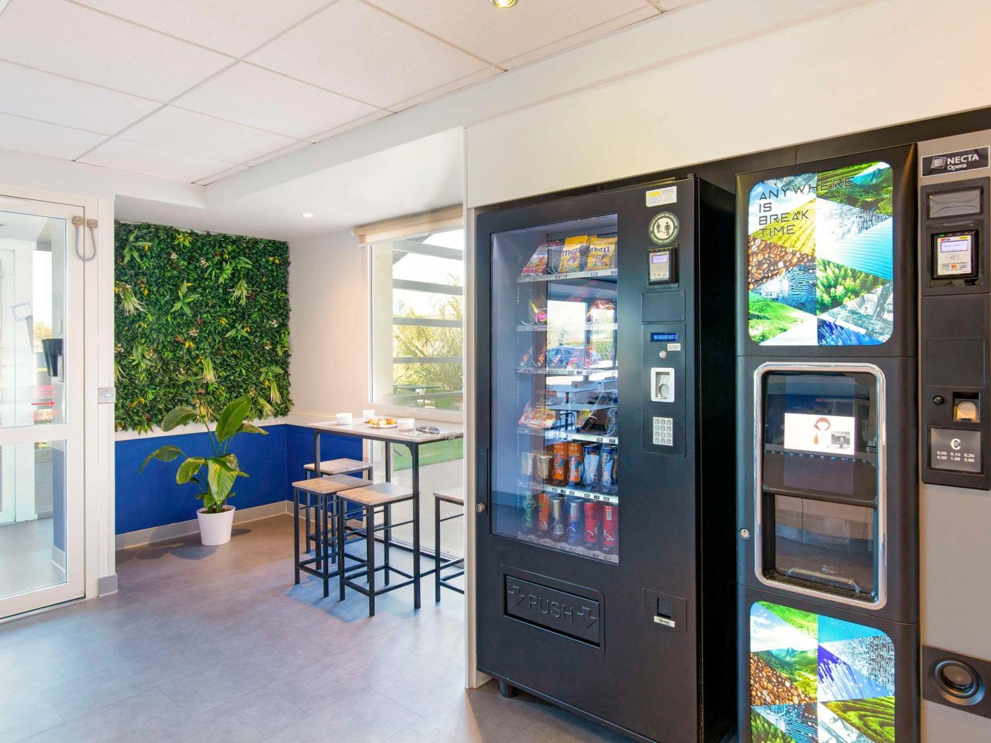 Ibis Budget Saint-Maximin Экстерьер фото