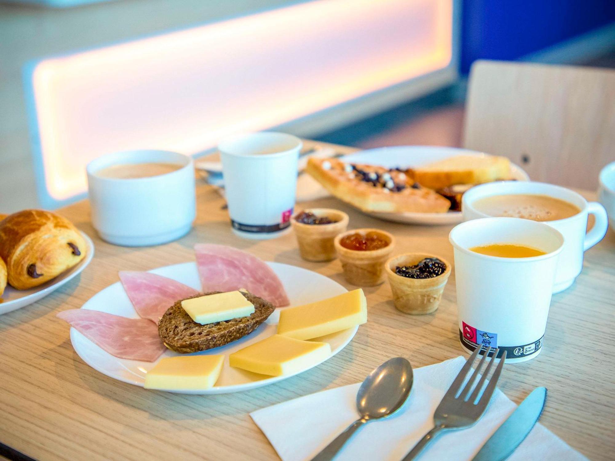 Ibis Budget Saint-Maximin Экстерьер фото